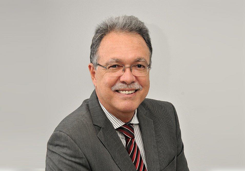 O código civil, a convenção, o regimento interno, o síndico ou a assembleia? O código civil, a convenção, o regimento interno, o síndico ou a assembleia?