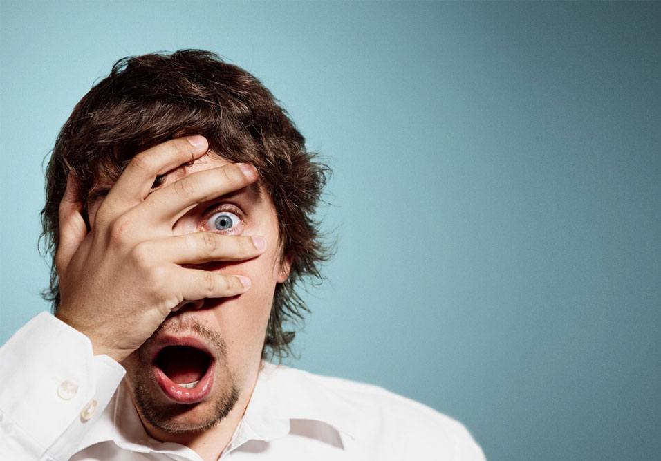 Site de humor traz exemplos de cartazes para não usar no seu condomínio Site de humor traz exemplos de cartazes para não usar no seu condomínio
