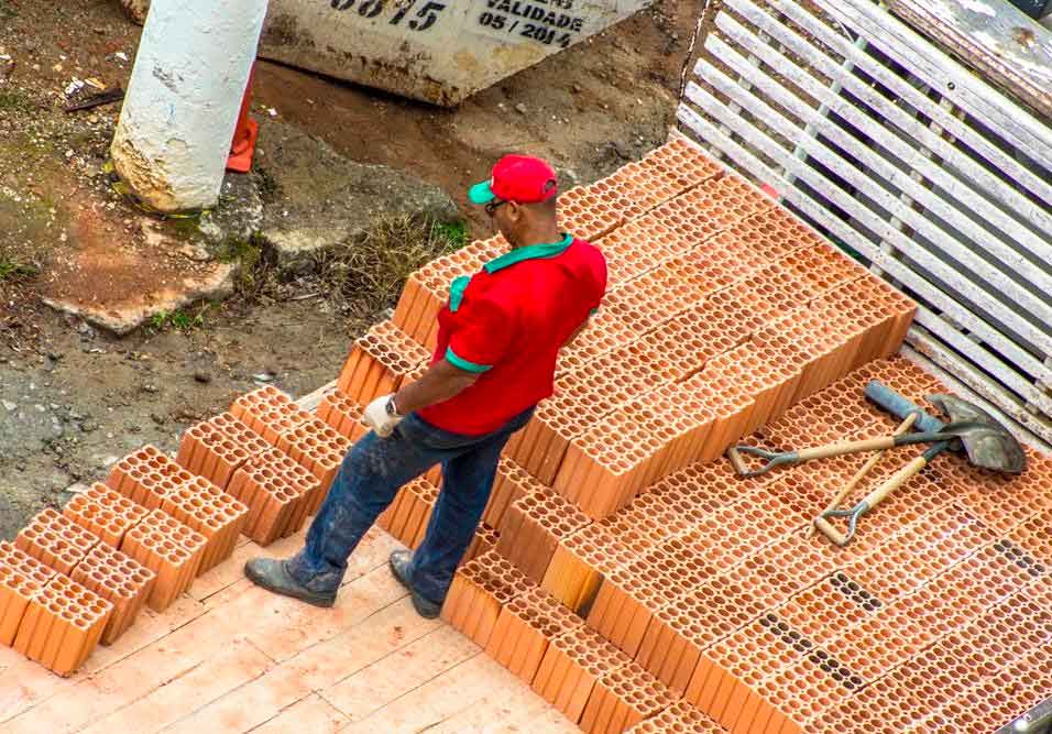 Ação judicial ou denúncia podem barrar construção que não segue recomendações estipuladas pela administração local Ação judicial ou denúncia podem barrar construção que não segue recomendações estipuladas pela administração local